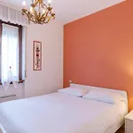 Guesthost - Flat With Parking & Veranda *