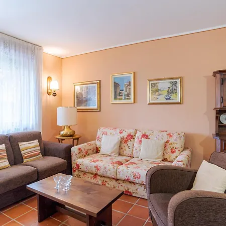 Apartment Guesthost - Flat With Parking & Veranda *