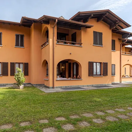 Appartement Cozy - W/ Veranda & Private Parking