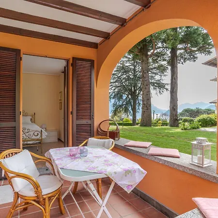 Guesthost - Flat With Parking & Veranda *