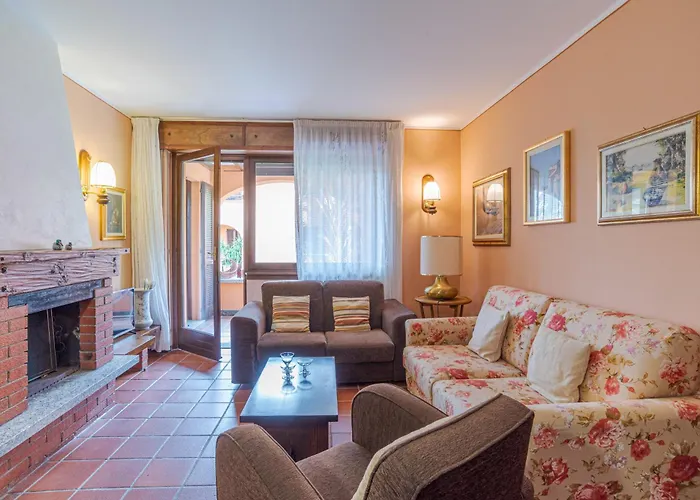 Guesthost - Flat With Parking & Veranda Apartmán *