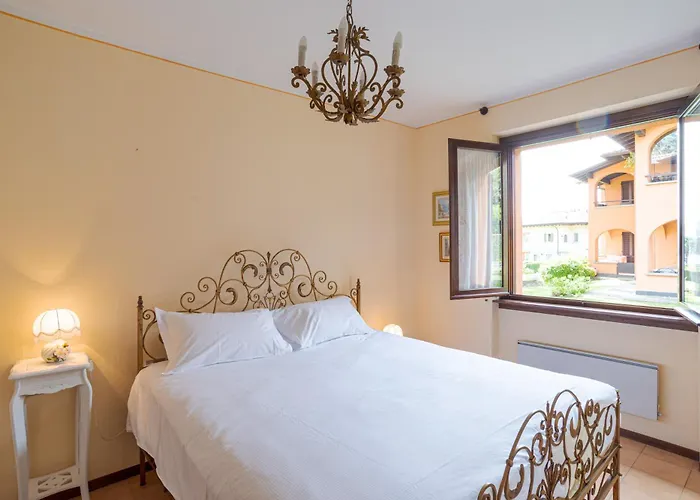 Apartmán Guesthost - Flat With Parking & Veranda