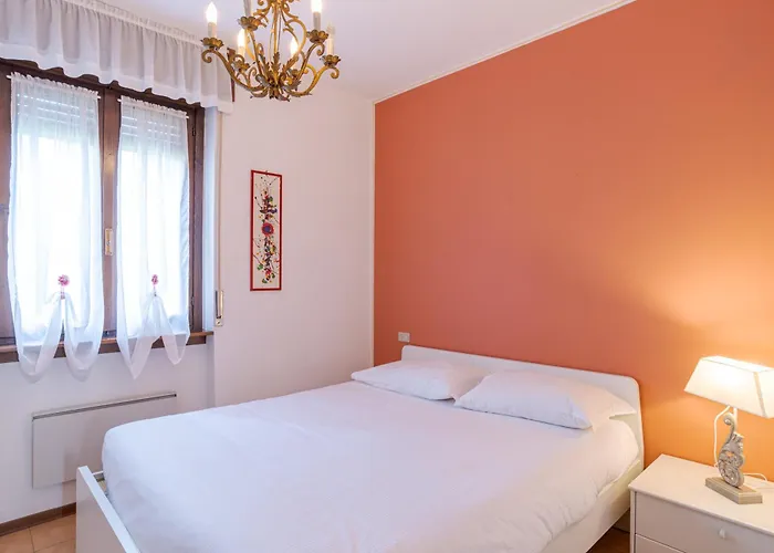 Guesthost - Flat With Parking & Veranda *