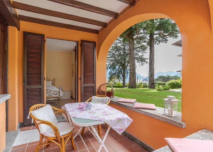 Guesthost - Flat With Parking & Veranda *