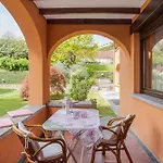 Guesthost - Flat With Parking & Veranda *